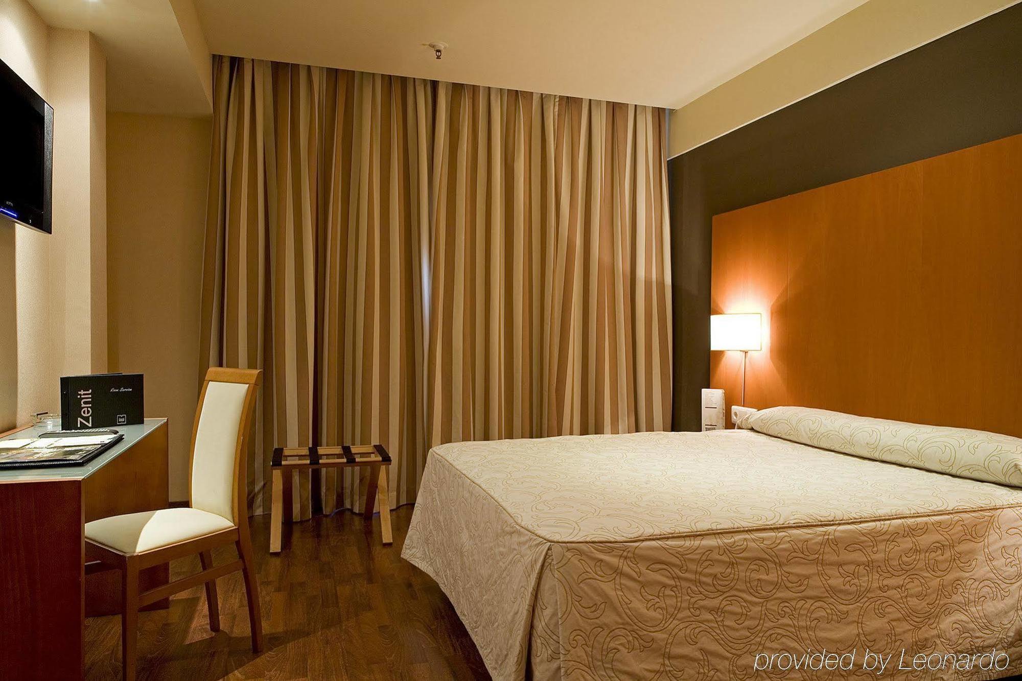 Hotel Zenit Don Yo Zaragoza Pokoj fotografie